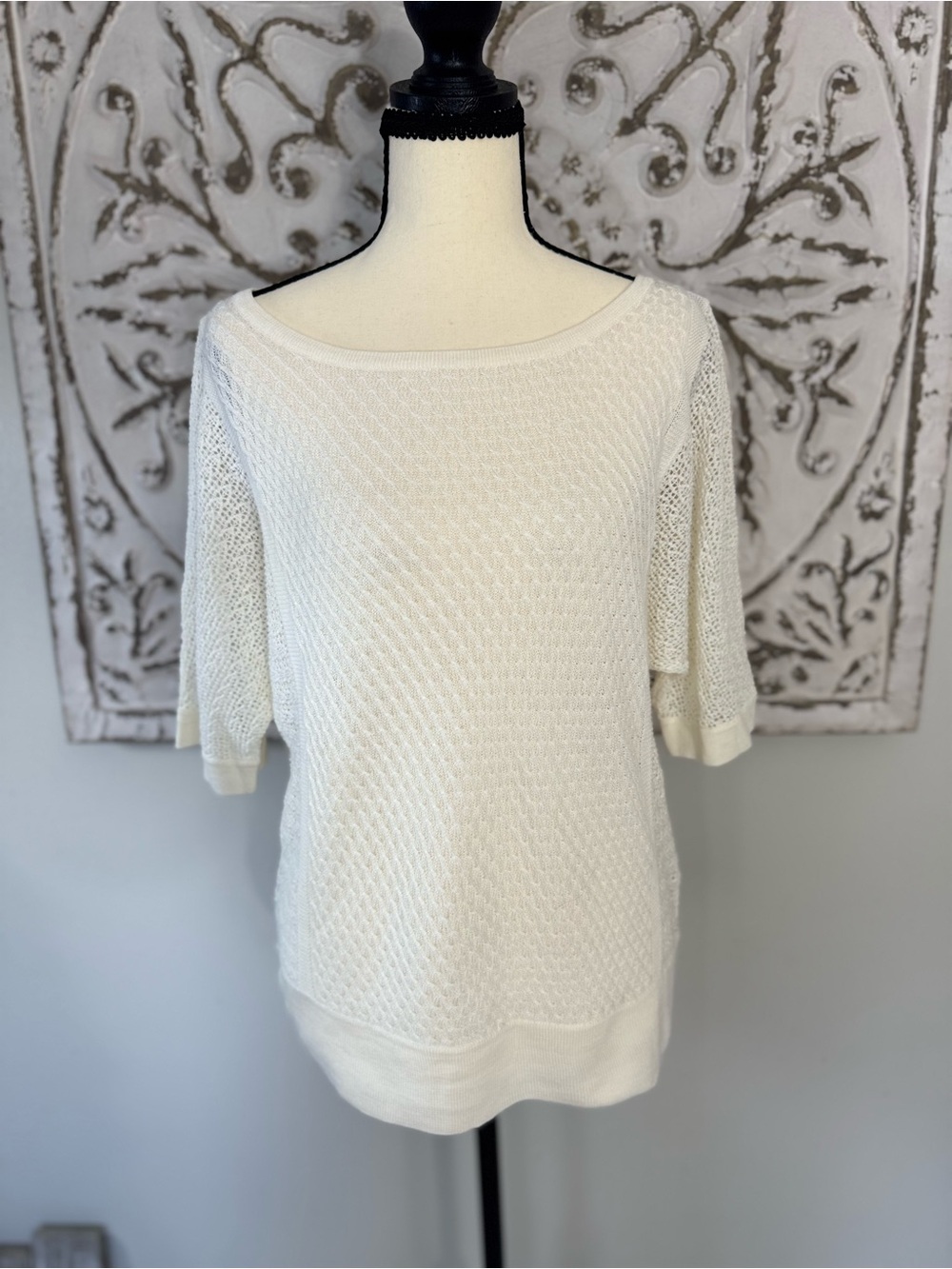New York & Company Ivory Open Knit Sweater Top Medium Boat Neck Short Sleeve